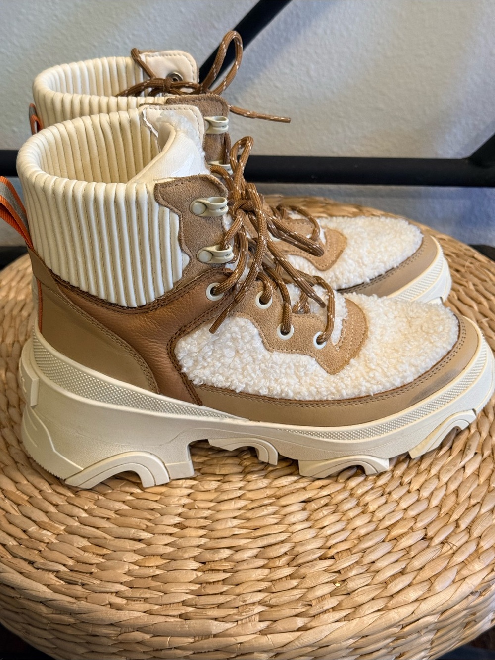 Sorel Women's Cream and Tan Sherpa Lace-Up Boots - Picture 2 of 9